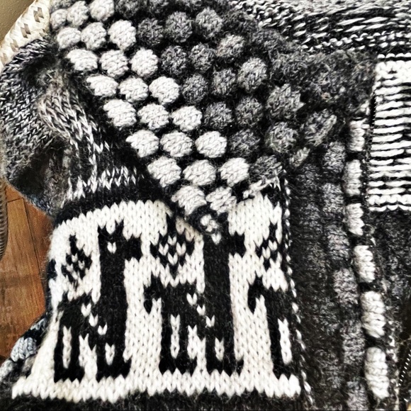 Signature Imports Cardigan Sweater Alpaca Handmade - Picture 5 of 8